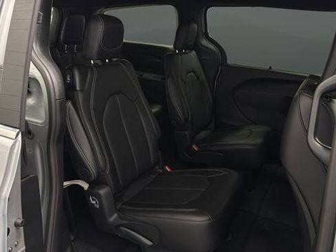 New 2026 Chrysler Voyager LX image 25