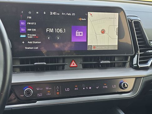 Used 2023 Kia Sportage EX image 16