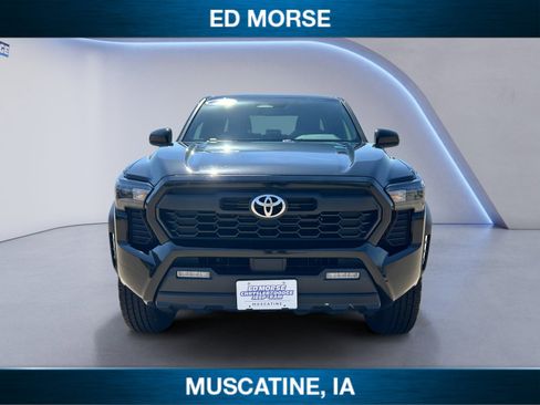 Used 2024 Toyota Tacoma TRD Off-Road AWD/4WD image 8