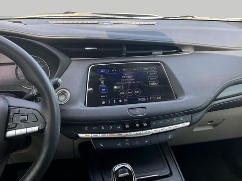 Used 2022 Cadillac XT4 Premium Luxury w/ Enhanced Visibility Package FWD image 7