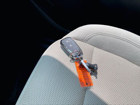 Used 2023 Chevrolet Traverse LS w/ Safety Package image 11