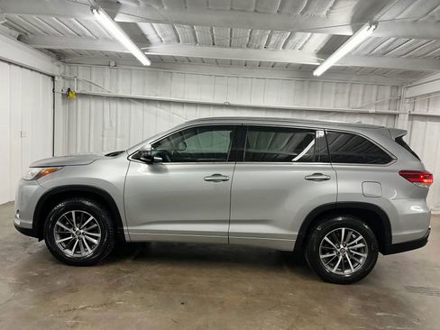 Used 2017 Toyota Highlander XLE FWD image 8