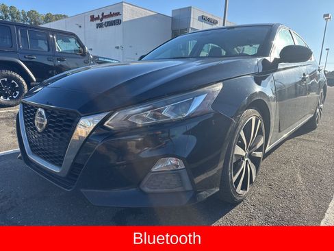 Used 2020 Nissan Altima 2.5 SR image 2