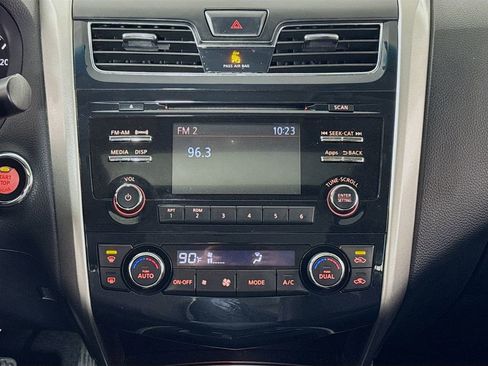 Used 2015 Nissan Altima 2.5 SV w/ Convenience Package image 14