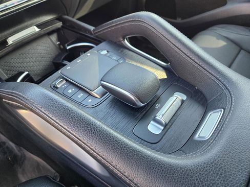 Used 2024 Mercedes-Benz GLS 450 4MATIC image 18