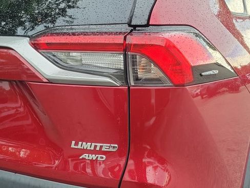 Used 2020 Toyota RAV4 Limited AWD/4WD image 30