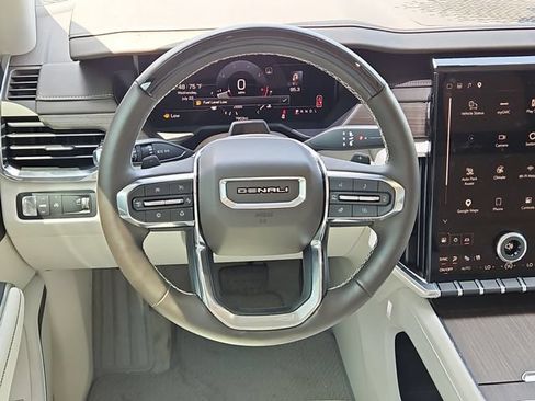 Used 2025 GMC Acadia Denali w/ Super Cruise Package FWD image 10
