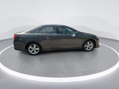 Used 2012 Toyota Camry SE FWD image 9