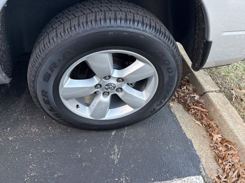 Used 2014 RAM 1500 Express image 9