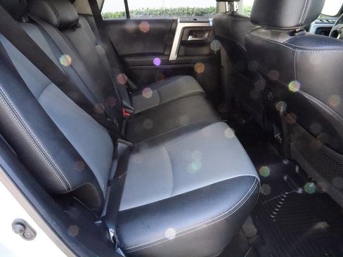 Used 2020 Toyota 4Runner SR5 Premium image 7