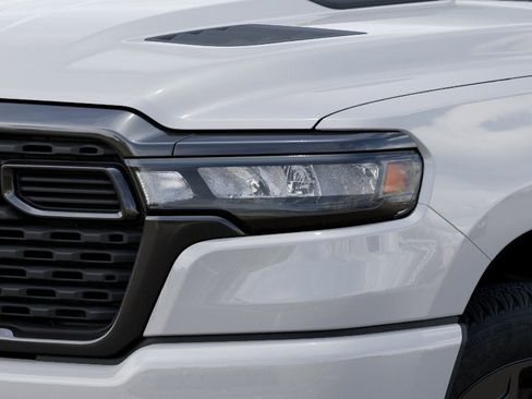 New 2026 RAM 1500 Express AWD/4WD image 15