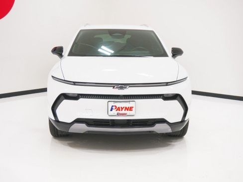 Used 2025 Chevrolet Equinox EV LT w/ Convenience Package FWD image 2
