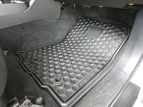 Used 2021 Toyota Tacoma TRD Off-Road image 19