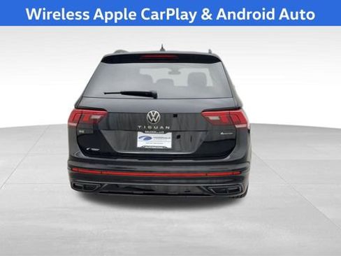 Used 2023 Volkswagen Tiguan SE R-Line image 3