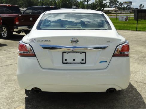 Used 2014 Nissan Altima 2.5 SL w/ Technology Package FWD image 4