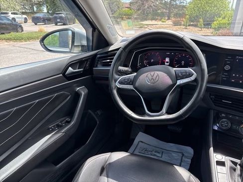Certified 2022 Volkswagen Jetta SEL FWD image 18