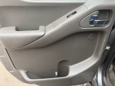 Used 2018 Nissan Frontier PRO-4X image 14