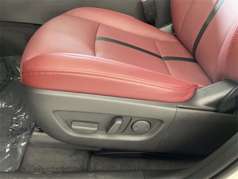 Certified 2025 MAZDA CX-70 Plug-In Hybrid w/ Premium Plus image 22