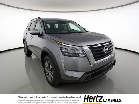 Used 2025 Nissan Pathfinder SV image 1