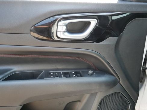 Used 2024 Jeep Compass Trailhawk AWD/4WD image 17