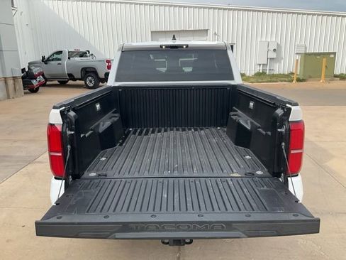 Used 2025 Toyota Tacoma TRD Off-Road image 28