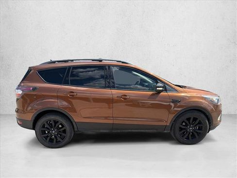 Used 2017 Ford Escape Titanium FWD image 6