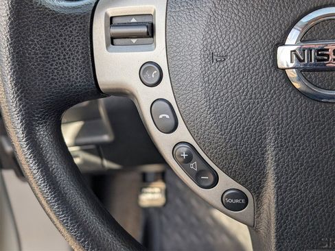 Used 2011 Nissan Rogue SV image 23