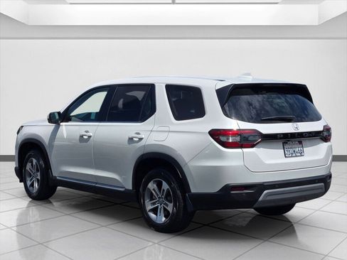 Certified 2025 Honda Pilot EX-L image 7