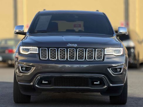 Used 2019 Jeep Grand Cherokee Overland RWD image 2
