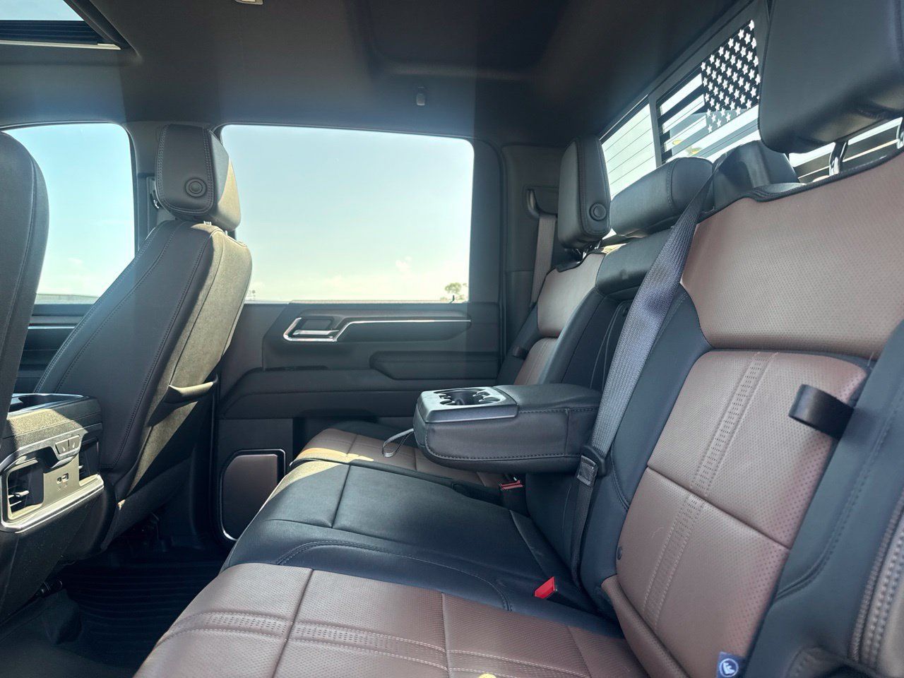 Used 2024 Chevrolet Silverado 2500 High Country w/ High Country Premium Package AWD/4WD image 39
