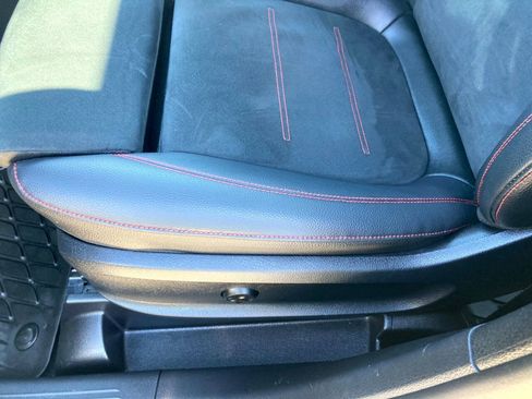 Used 2022 Mercedes-Benz GLB 250 4MATIC image 17