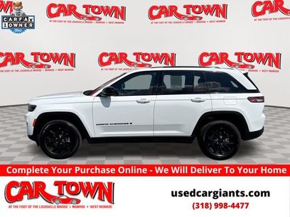 Used 2025 Jeep Grand Cherokee Altitude