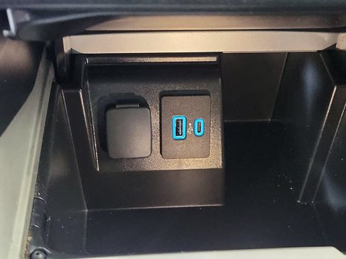 Used 2023 Ford Explorer ST w/ Equipment Group 401A AWD/4WD image 22