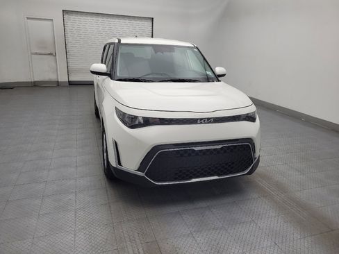 Used 2025 Kia Soul LX FWD image 14