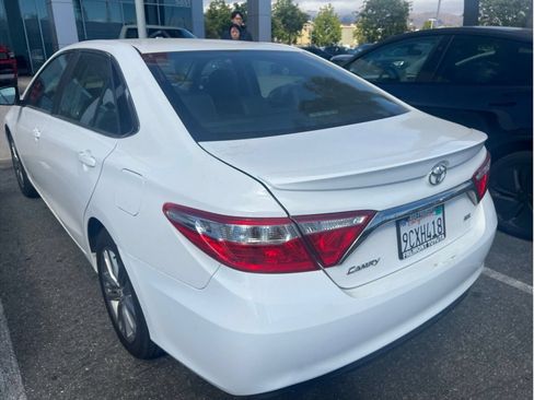 Certified 2017 Toyota Camry SE FWD image 5