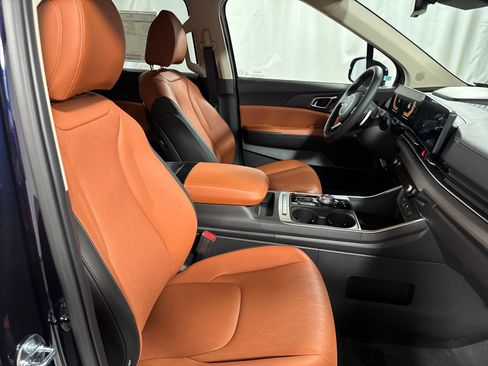 New 2026 Kia Carnival EX FWD image 26