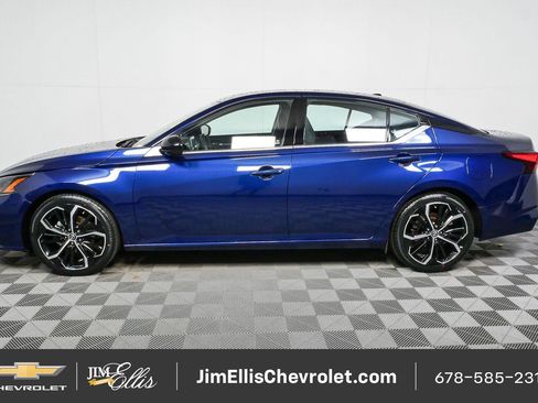 Used 2024 Nissan Altima 2.5 SR FWD image 23
