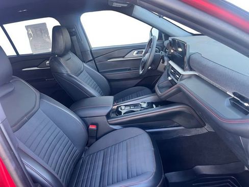 Used 2025 Ford Explorer ST-Line image 15