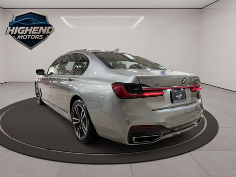 Used 2020 BMW 750i xDrive w/ Executive Package image 5