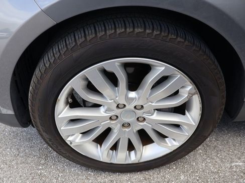 Used 2020 Land Rover Range Rover Sport SE image 4