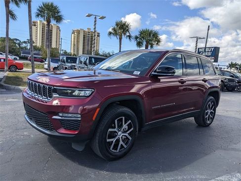 Certified 2023 Jeep Grand Cherokee Limited image 6