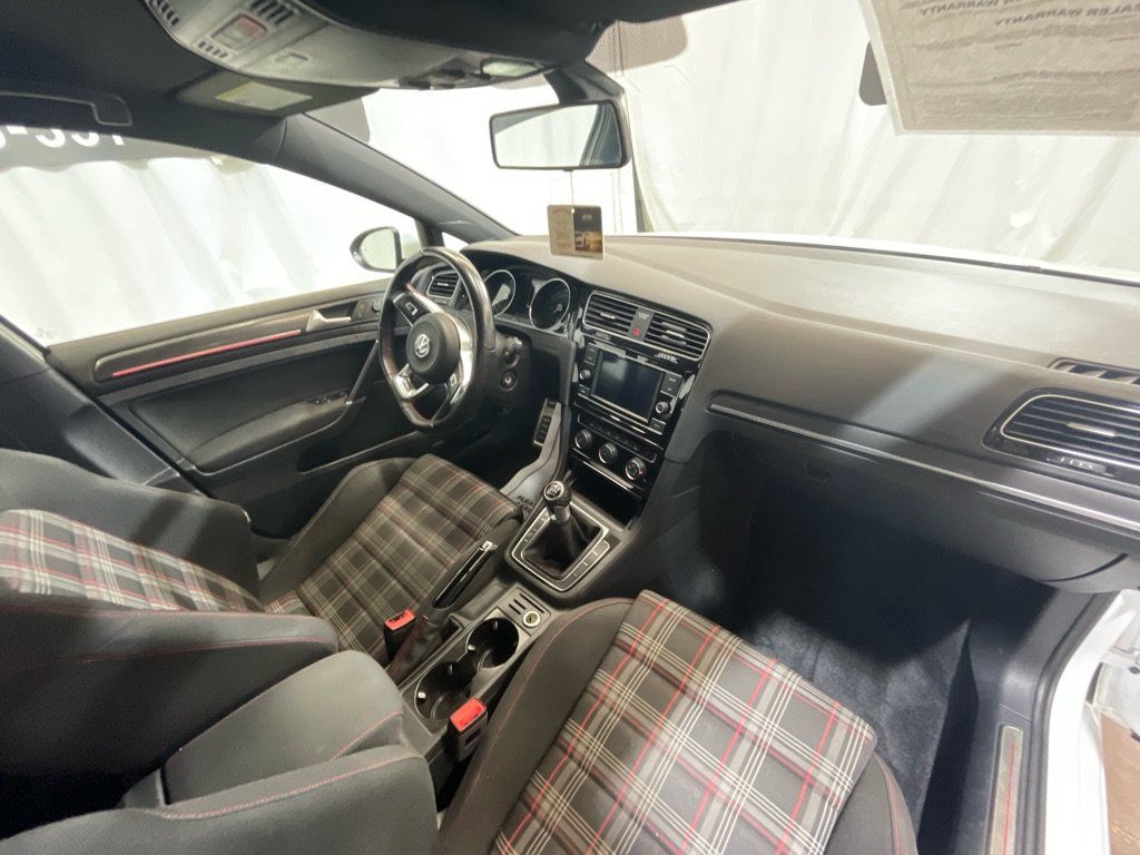 Used 2020 Volkswagen Golf 4-Door FWD image 34