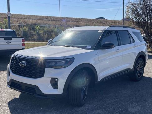 New 2026 Ford Explorer ST-Line w/ ST-Line Street Pack RWD image 7