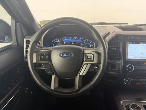 Used 2019 Ford Expedition XLT w/ Equipment Group 202A RWD image 32
