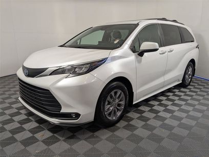Used 2025 Toyota Sienna XLE