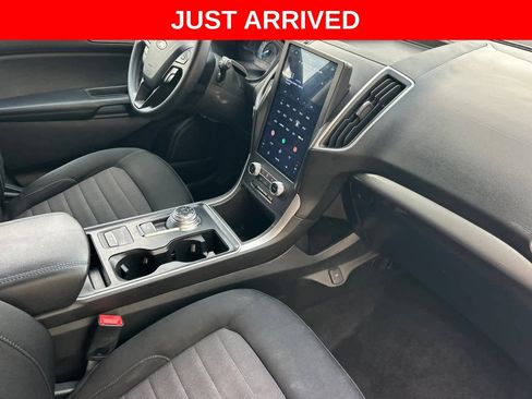 Certified 2022 Ford Edge SE w/ Black Appearance Package AWD/4WD image 17
