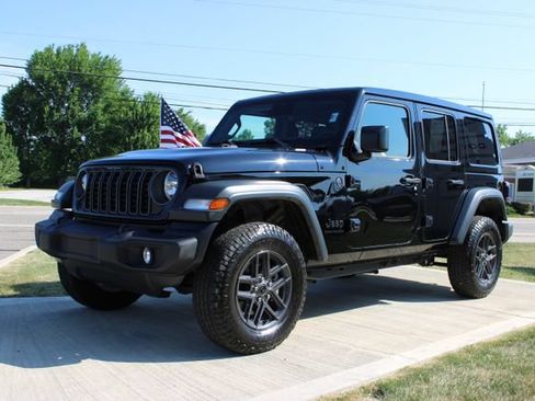 Used 2026 Jeep Wrangler Unlimited Sport AWD/4WD image 9