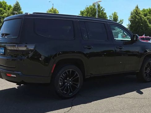 New 2026 Jeep Grand Wagoneer Summit AWD/4WD image 8