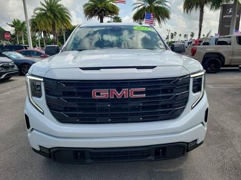 Used 2024 GMC Sierra 1500 Elevation AWD/4WD image 2