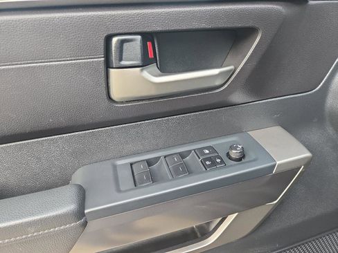 Used 2022 Toyota Tundra SR5 w/ SR5 Convenience Package image 6